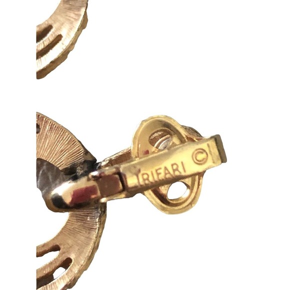 Crown Trifari Clip On Gold Tone Earrings Dangle 3 Circles - Picture 5 of 8